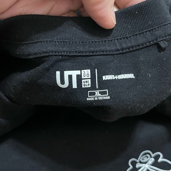 Fair Used Unisex Size X-large Uniqlo KAWS X Warhol Graphic Tee 100% Cotton Black - Picture 12 of 13